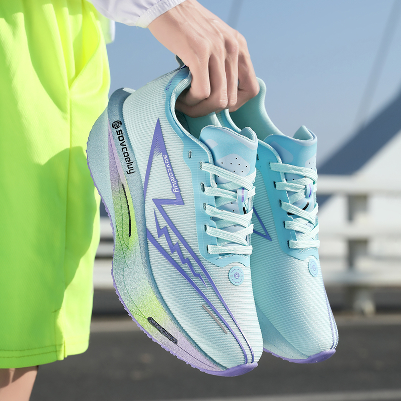 รองเท้าวิ่งผู้ชาย คาร์บอนบอร์ด - Running Shoe Carbon บทวิจารณ์และราคา